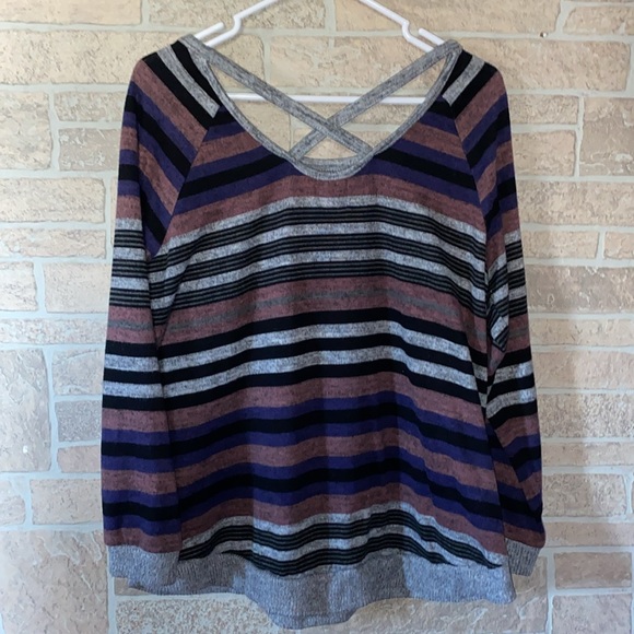 ✅Sunday Long Sleeve Sweater with criss cross back - Picture 3 of 7